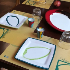 Keramik: Gedeckter Tisch