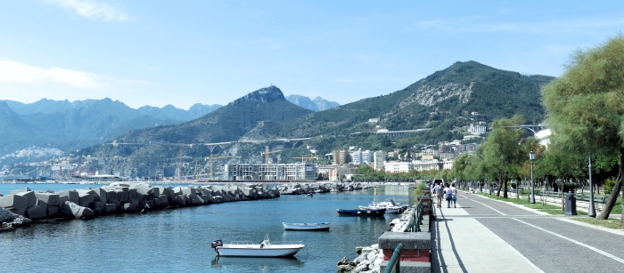 Hafen von Salerno